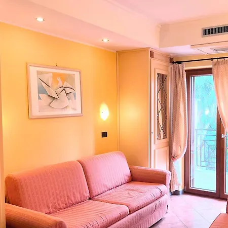 펜션 Base Near Marco Simone Golf Course