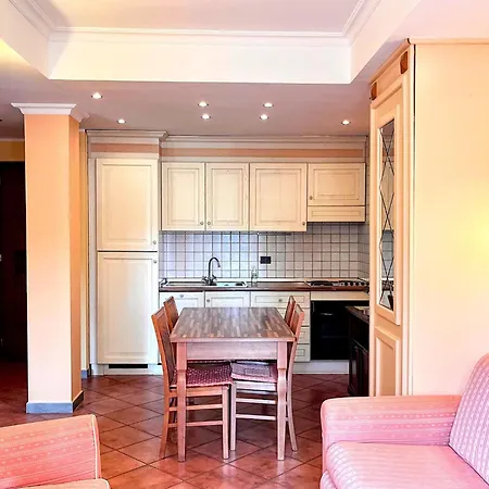 Base Near Marco Simone Golf Course 로마