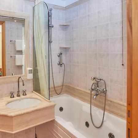 Base Near Marco Simone Golf Course * 로마