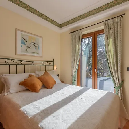 Base Near Marco Simone Golf Course Holiday home *