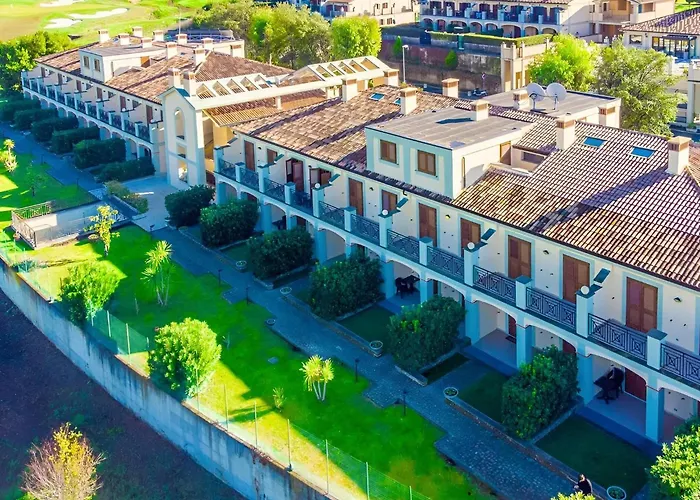 Base Near Golf Course Rom