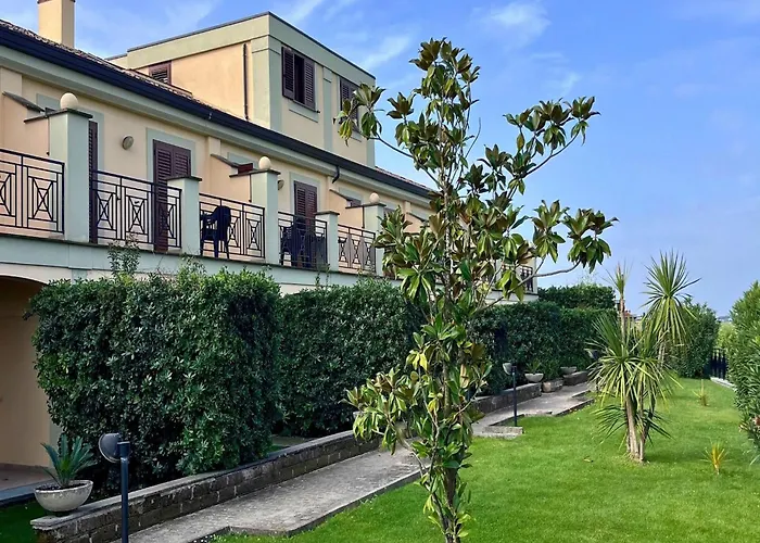 Base Near Golf Course Ferienhaus Rom