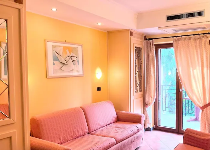 Ferienhaus Base Near Golf Course