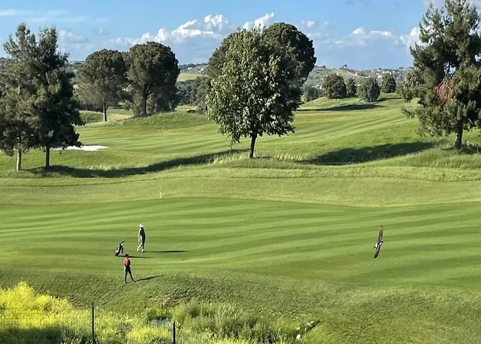 Base Near Golf Course * Rom