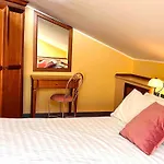 Base Near Marco Simone Golf Course 罗马